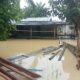 SUASANA banjir di pemukiman warga Kecamatan Rundeng. (Waspada/Ist)