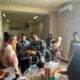 Penjabat Bupati Simeulue Teuku Reza Fahlevi memegang salah satu produk UMKM di Simeulue yang dibawa oleh salah seorang pengusaha yang hadir dalam Sosialisasi TranDig, akhir bulan lalu di Sekretariat Setdakab Simeulue. Foto diperoleh Waspada, Senin (14/10). Waspada Ist