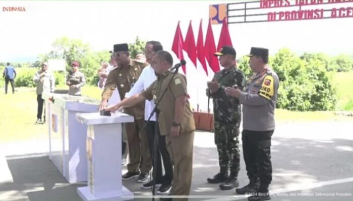 Jokowi Resmikan 24 Jalan Inpres Daerah Di Aceh