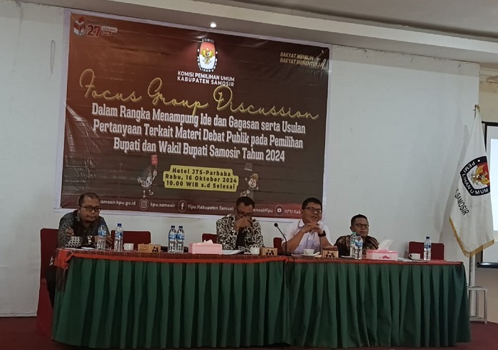 KPU Samosir saat menggelar Forum Group Discussion (FGD) dalam rangka menampung ide dan gagasan serta usulan pertanyaan terkait materi debat publik. Waspada/Valen Sitorus.
