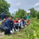 PEP Pangkalansusu bersama SKK Migas dan KTH Maju Bersama menanam pohon mangrove di Desa Pasar Rawa, Kec. Gebang. Waspada/Ist