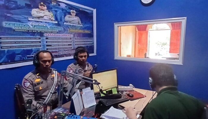 Sosialisasikan Operasi Zebra Toba Melalui Talk Show Radio