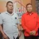 Bapaslon Rizal bersama kuasa hukumnya selepas menyampaikan permohonan gugatan sengketa di Kantor Bawaslu Labura, 25/9/2024. Waspada/Ist