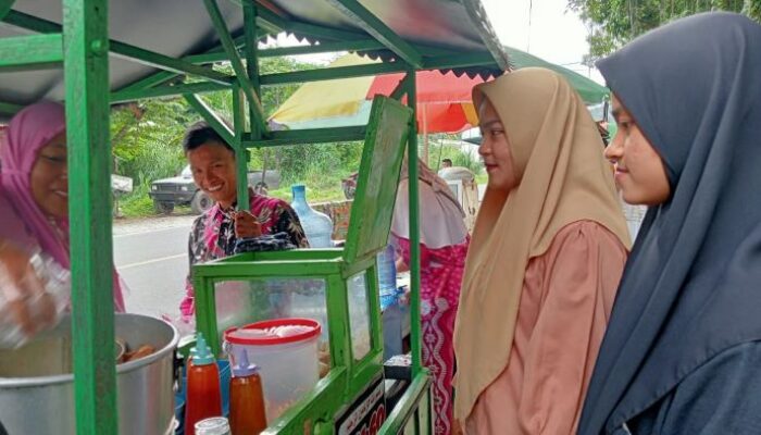 Kisah Suami Istri, Beli Rumah Dan Kebun Sawit Hasil Jualan Bakso Pentol