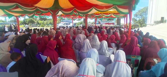 Dinas Syariat Islam mengadakan Musabaqah Qiraatil Kutub yang dilaksanakan Mesjid Baitul A'la Giok Nagan Raya, Rabu (23/10).(Waspada/Muji Burrahman)