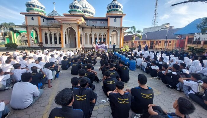 Police Goes To School, Satlantas Polres Simalungun Edukasi Siswa SMK UISU Berlalu Lintas