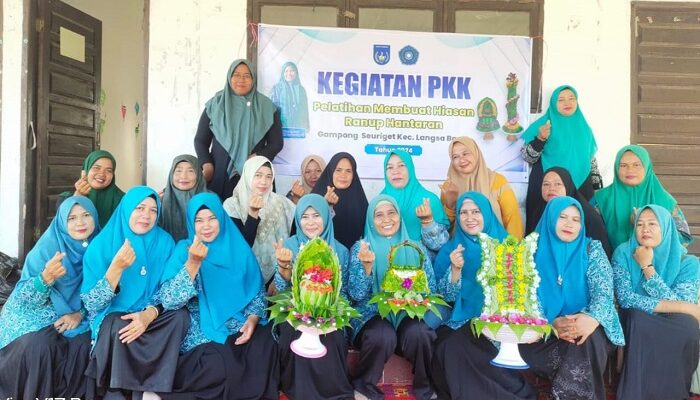 TP PKK Seuriget Dilatih Buat Ranup Hantaran Tradisional Aceh