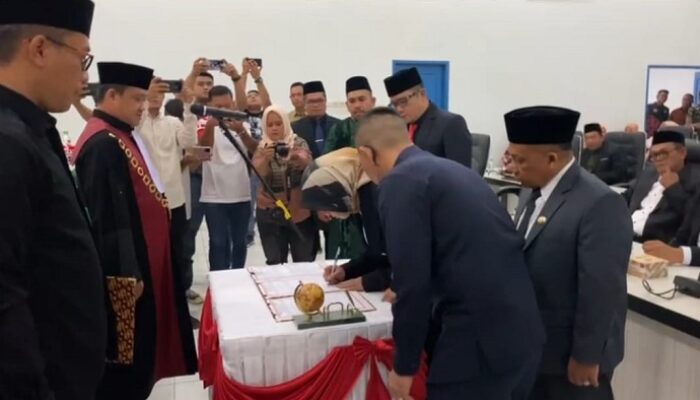 Erwin Efendi Lubis Kembali Menjadi Ketua DPRD Madina
