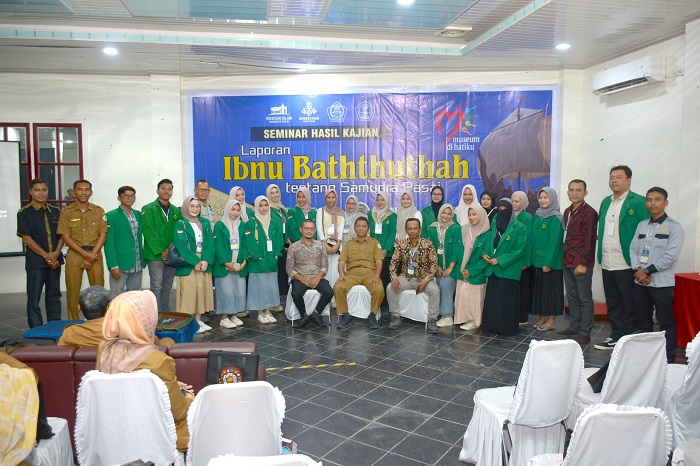 Puluhan mahasiswa Universitas Malikussaleh (Unimal) ikuti seminar hasil kajian Laporan Ibnu Bathutthah tentang Syumthrah Pasai/Sumatra Pasai di Hotel Lido Graha Aceh Utara di Kota Lhokseumawe, Selasa (22/10) pagi. Waspada/Maimun Asnawi