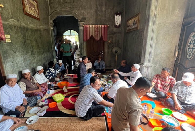 Foto-foto Bang Ondim Silaturahmi Bersama Masyarakat Di Desa Pantai Gemi Foto-foto Bang Ondim Silaturahmi Bersama Masyarakat Di Desa Pantai Gemi