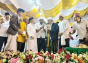 Abuya Syekh Amran Waly Al Khalidy Terima Penghargaan Dari Wali Nanggroe