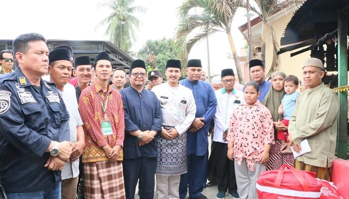 PLN IP Bantu Warga Korban Kebakaran Di Pangkalansusu