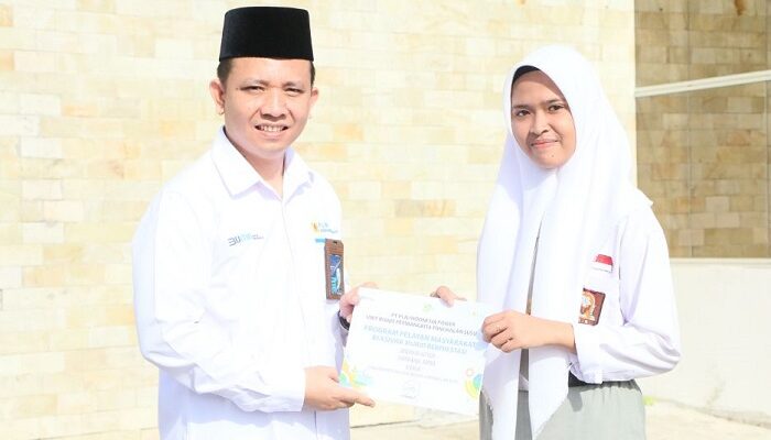 Momen Hari Listrik Nasional Dan Sumpah Pemuda, 10 Pelajar Terima Beasiswa Dari IP