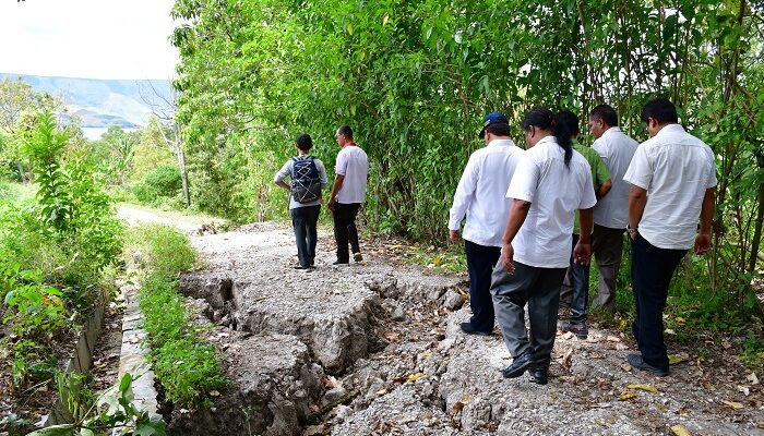 Pemkab Samosir Bersama PVMBG Lakukan Kajian Pergerakan Tanah