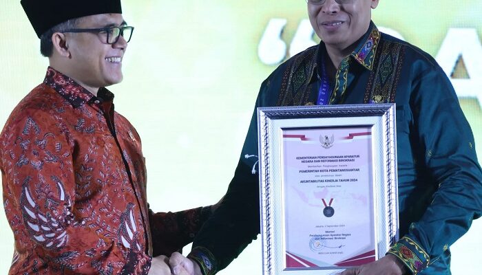 Pemko P.Siantar Raih Predikat B Sakip Award 2024