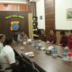 Kapolres Simalungun, AKBP Choky S Meliala saat menerima Kalapas Kelas IIA Pematangsiantar, Sukarno Ali, Ka KPLP Edward P Situmorang dan Kasi Kamtib, Febrianto Sirait, di Mapolres Simalungun, Kamis (3/10).(Waspada/ist).