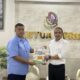 M Iqbal Inonu saat menyampaikan pengaduannya kepada Ketua DPRD Deliserdang Zakky Shahri. (Waspada/Edward Limbong).