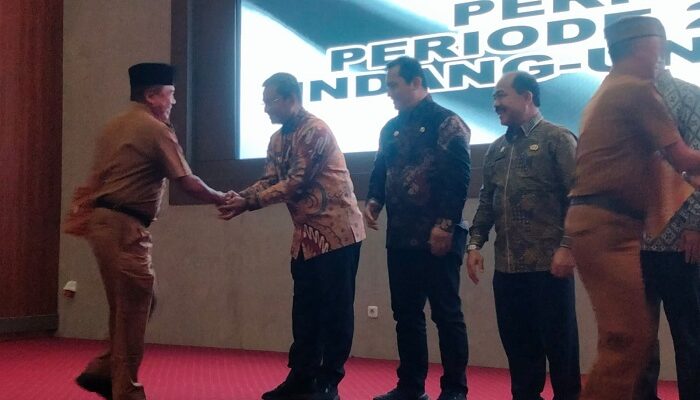 296 Kades Terima SK Perpanjangan Masa Jabatan