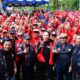CALON Gubsu Edy Rahmayadi, bersama Ketua Harian Ladon Club Indonesia Hendra DS, berbaur dengan peserta touring. Waspada/Ist