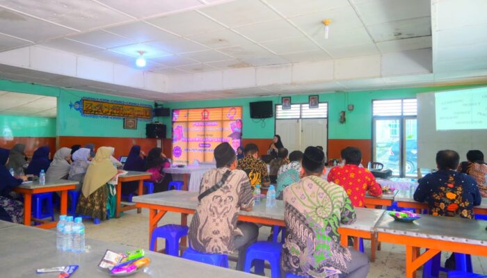 Guru Pesantren Darul Mursyid Ikuti Pelatihan Manajemen Kelas Kreatif