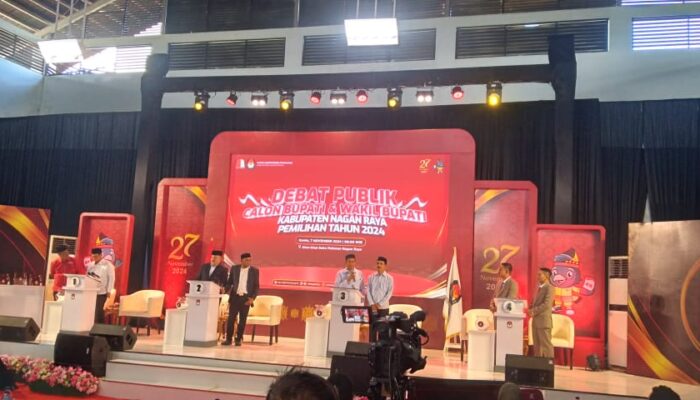 Debat Publik, 4 Kandidat Saling Lempar Pertanyaan