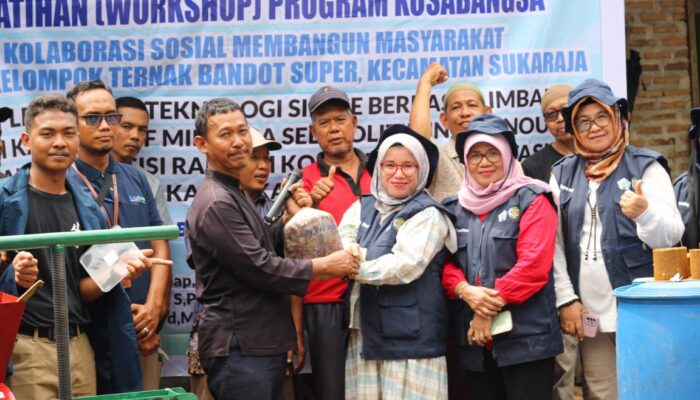 Dosen UGN Dan USU Edukasi Warga Batubara Ciptakan Ransum Ternak Bernutrisi Tinggi