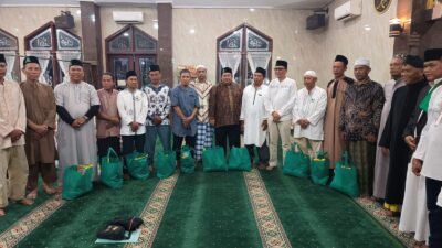 Majelis Zikir Arafah Sumut dan Dompet Dhuafa Waspada Santuni Korban Banjir ROB di Medan Deli Majelis Zikir Arafah Sumut dan Dompet Dhuafa Waspada Santuni Korban Banjir ROB di Medan Deli