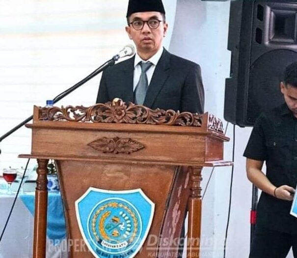 Pjs. Bupati Labuhanbatu Menghadiri Pengambilan sumpah Jabatan Pengangkatan Pimpinan DPRD