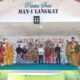 Tampilan siswa dengan busana adat daerah dihadiri Kepala MAN 1 Langkat, Sugiono,S.Ag.MA. Waspada/ist