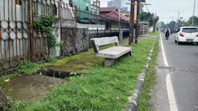 Nasib "Bangku Ngesot" Yang Kini Terbengkalai