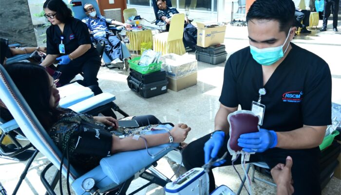 HUT Ke-53 KORPRI, Setjen DPR Gelar Donor Darah