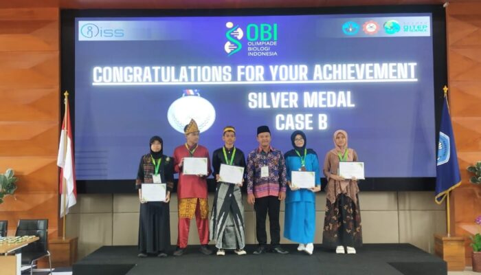 Siswa SMA Harapan 3 Raih Medali Perak Ajang Olimpiade Biologi ISS 2024
