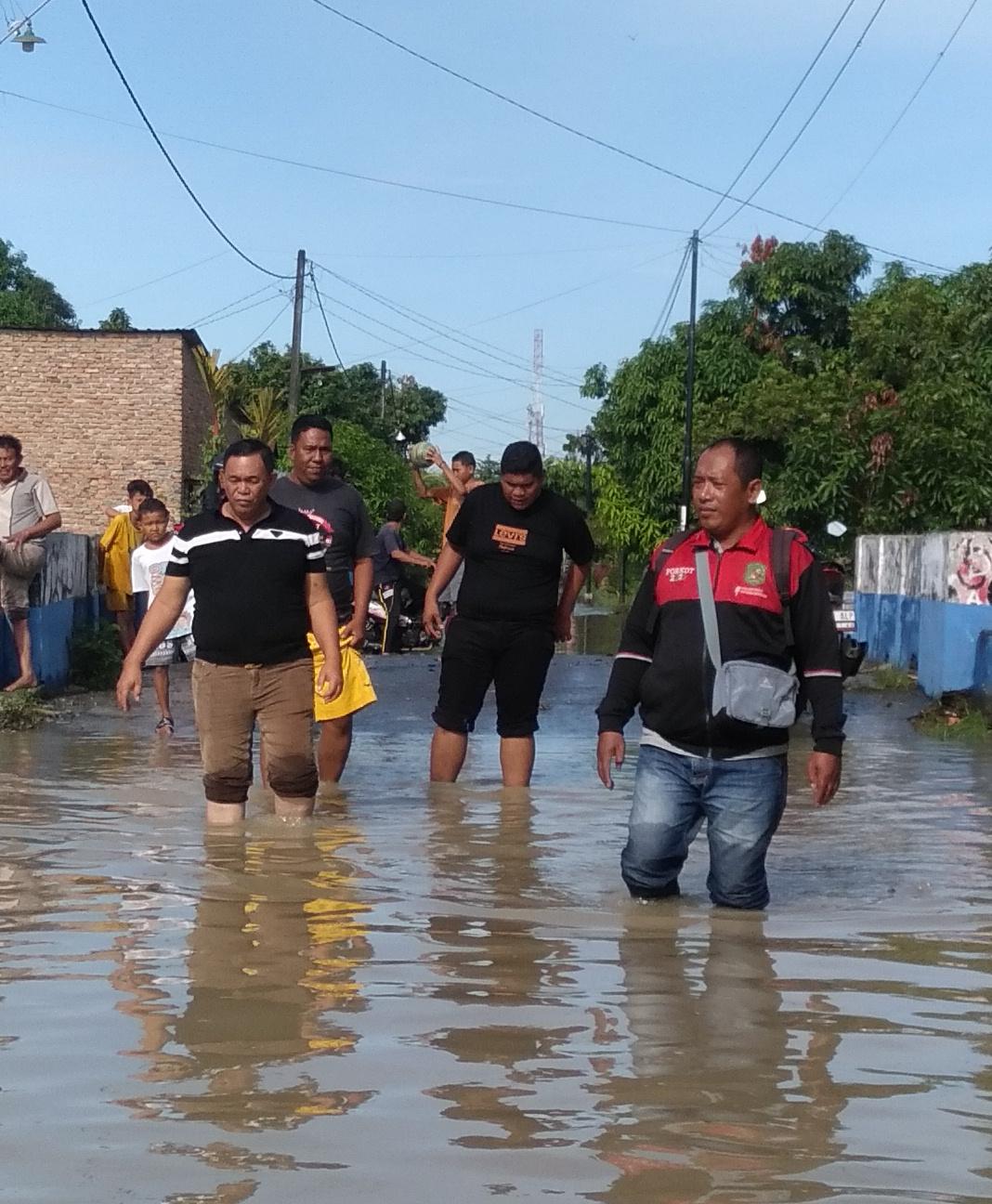 Ratusan Rumah Di Sampali Terendam Banjir, M Dahnil Ginting Tinjau Lokasi