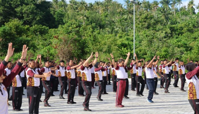 Kapolres Sabang Pimpin Olahraga Bersama Di Gor Merah Putih
