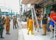 Menyalahi Aturan, Sejumlah Ruko Tempat Usaha Di Kecamatan Medan Petisah Ditertibkan