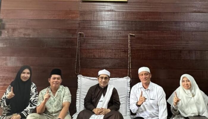 Putra Mahkota -Achmad Fauzan Beserta Keluarga Silaturrahim Ke Tuan Guru Besilam