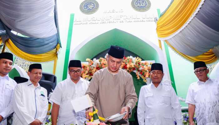 Resmikan Masjid Al Musannif Miftahul Ulum, Bang Ijeck Sambut Hangat dr. Asri Ludin Tambunan