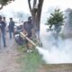 RELAWAN HIRO Fogging ke Rumah-rumah Warga di Medan. Waspada/Dok Tim Hiro