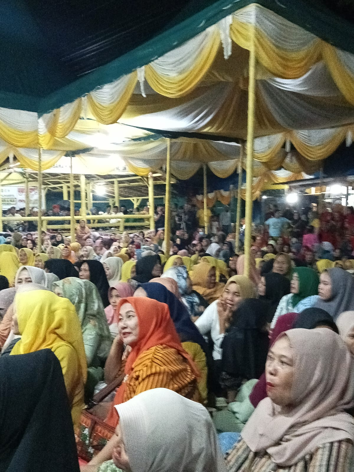 Pendukung Dan Simpatisan Paslon SAH Kian Membludak Saat Kampanye Terbuka