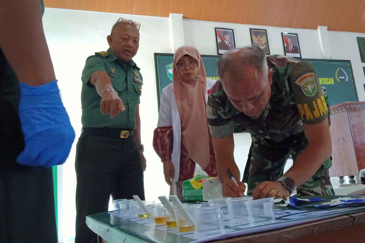 Personel Kodim 0110/Abdya Jalani Tes Urine Narkoba