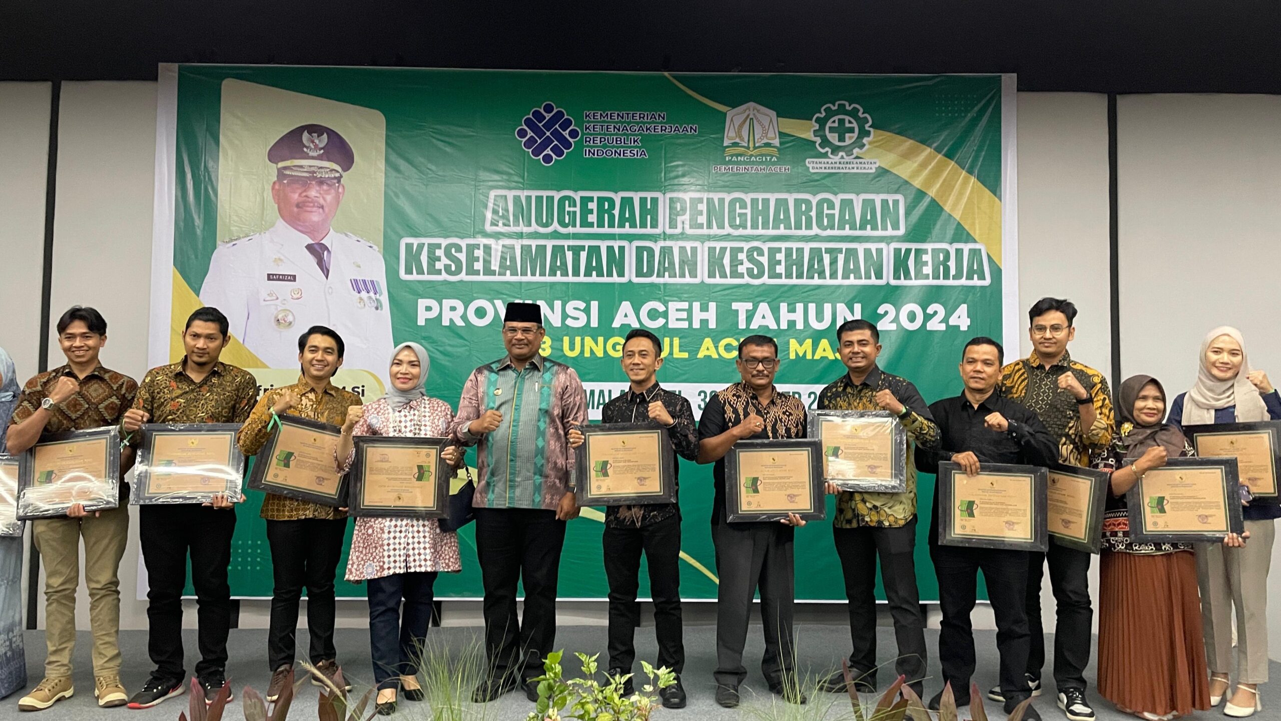 Semangat Hari Pahlawan, PLN UIP SBU Raih Penghargaan K3 Dari Pemprov Aceh