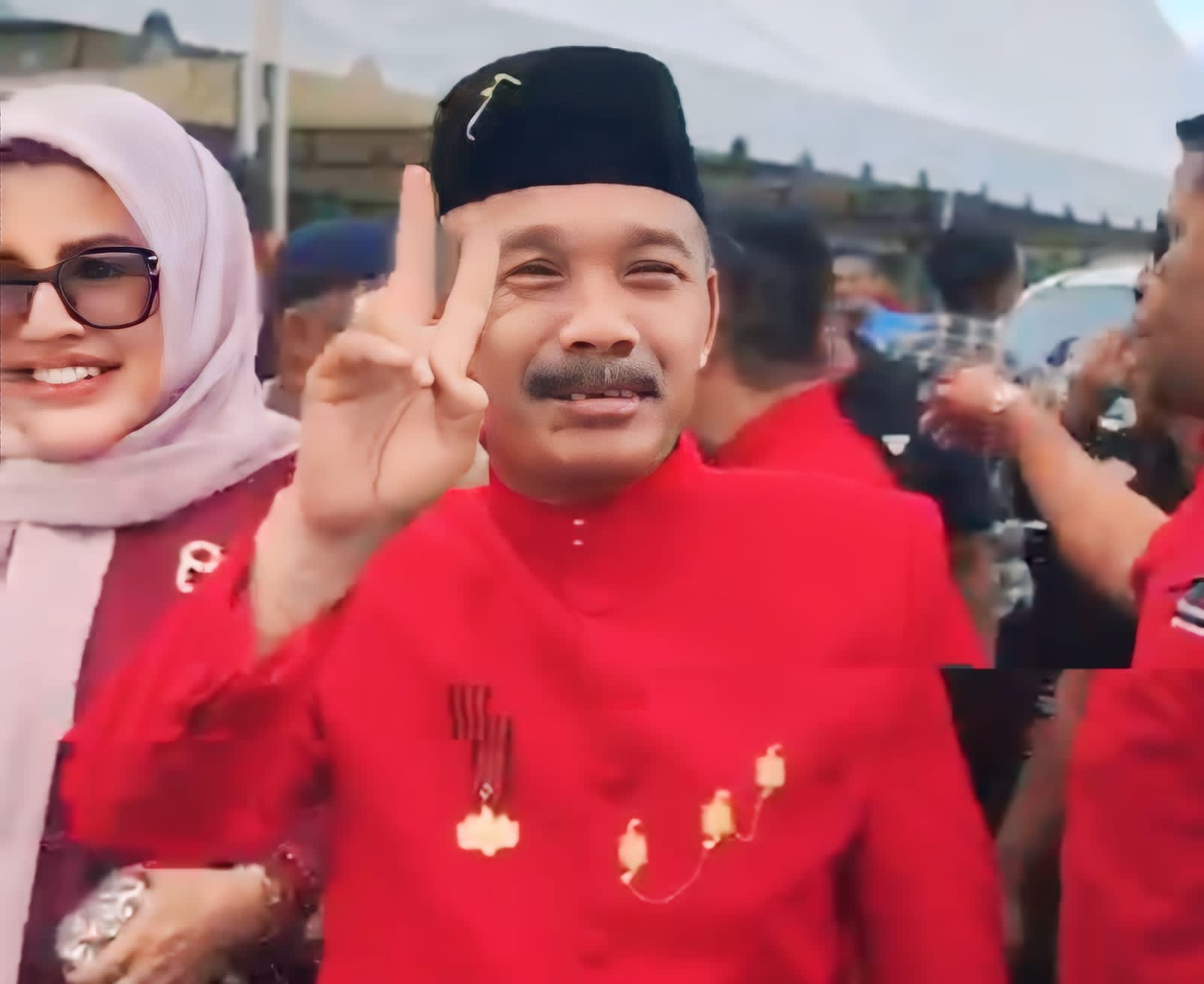 Walau Diguyur Hujan, Belasan Ribu Massa Pendukung 02 SAJA Tetap Antusias