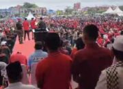 Walau Diguyur Hujan, Belasan Ribu Massa Pendukung 02 SAJA Tetap Antusias