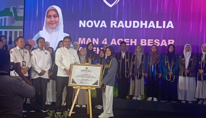 Nova Raudhalia Siswi MAN 4 Aceh Besar Terima Penghargaan Inisiator Muda Moderasi Beragama Nasional