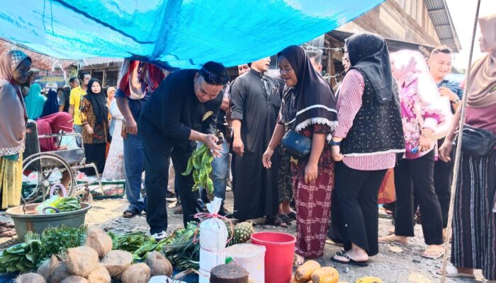 Cabup Agara Salim Fakhry Tak Kenal Lelah Blusukan Ke Pasar Tradisional