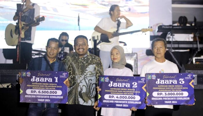 Malam Anugerah Pariwisata, Pemkab Simalungun Beri Penghargaan Kepada Pengelola Wisata