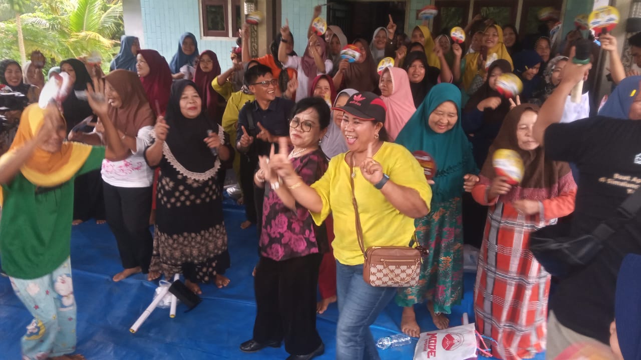Walau Diguyur Hujan, Kegiatan Ny Ratnawati Di Bosar Maligas Tetap Ramai, Dukung RHS-AZI