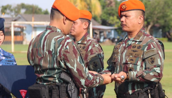 Jhon H Siregar Terima Tongkat Komando Komandan Batalyon Komando 469 Kopasgat