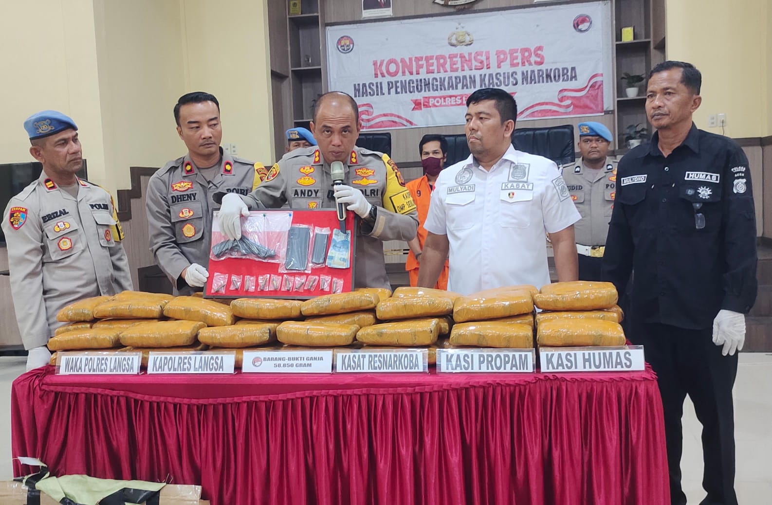 Bawa Ganja Dan Senpi, Pemuda Asal Sumut Ditangkap