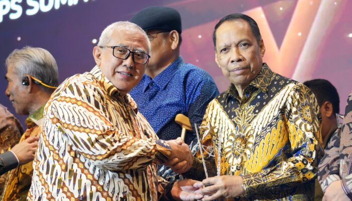 Rektor UMSU Terima SPS Sumut Awards 2024